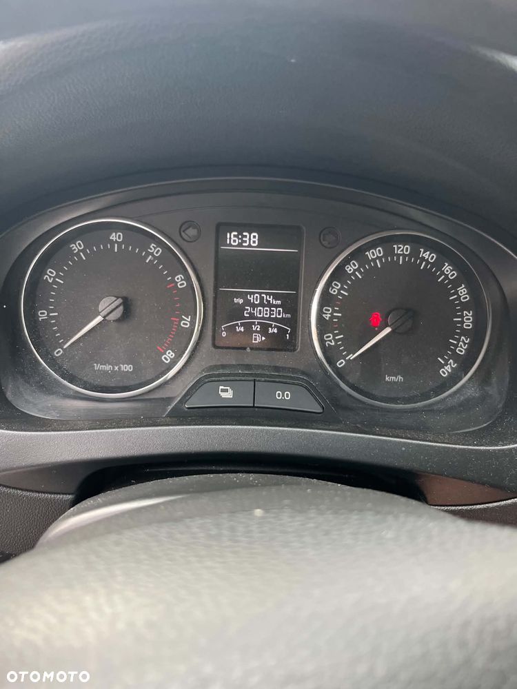 Skoda RAPID 1.2 TSI Ambition - 3