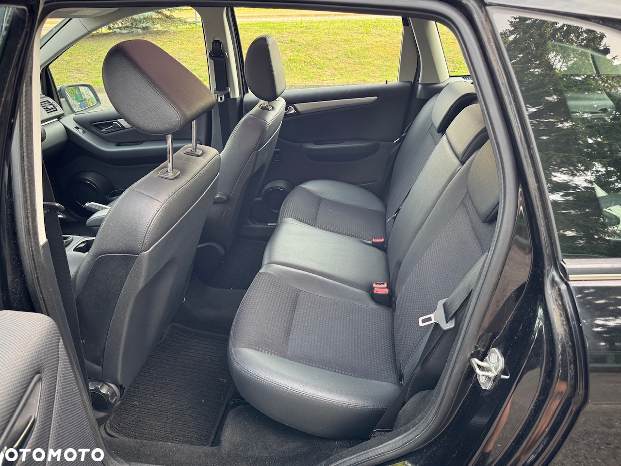 Mercedes-Benz Klasa B 180 BlueEFFICIENCY SPORT EDITION - 15