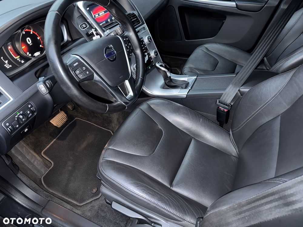 Volvo XC 60 D3 Drive-E Momentum - 5