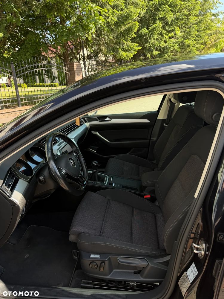 Volkswagen Passat 2.0 TDI BMT Trendline - 11