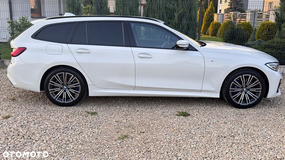 BMW Seria 3 330e M Sport - 38