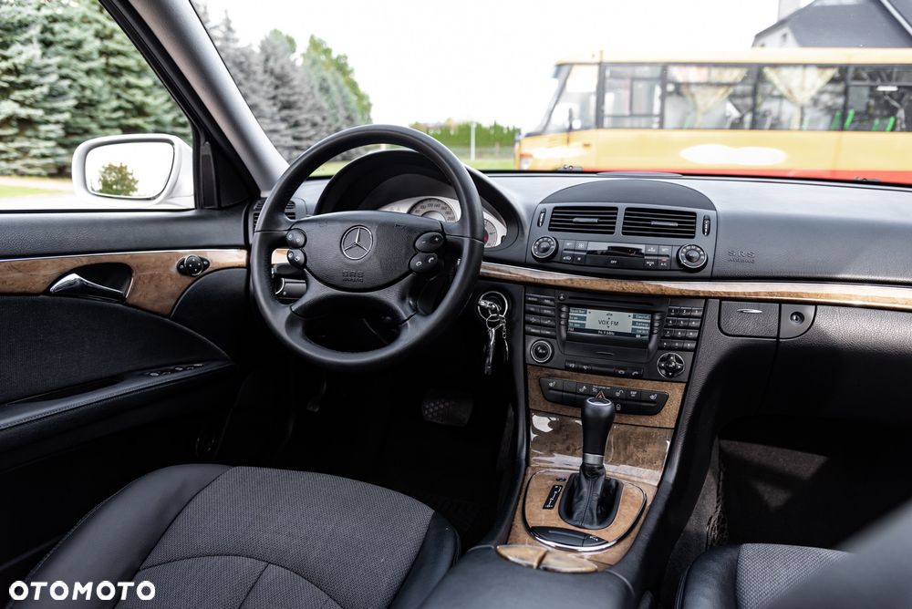 Mercedes-Benz Klasa E 220 CDI Automatik Avantgarde - 28