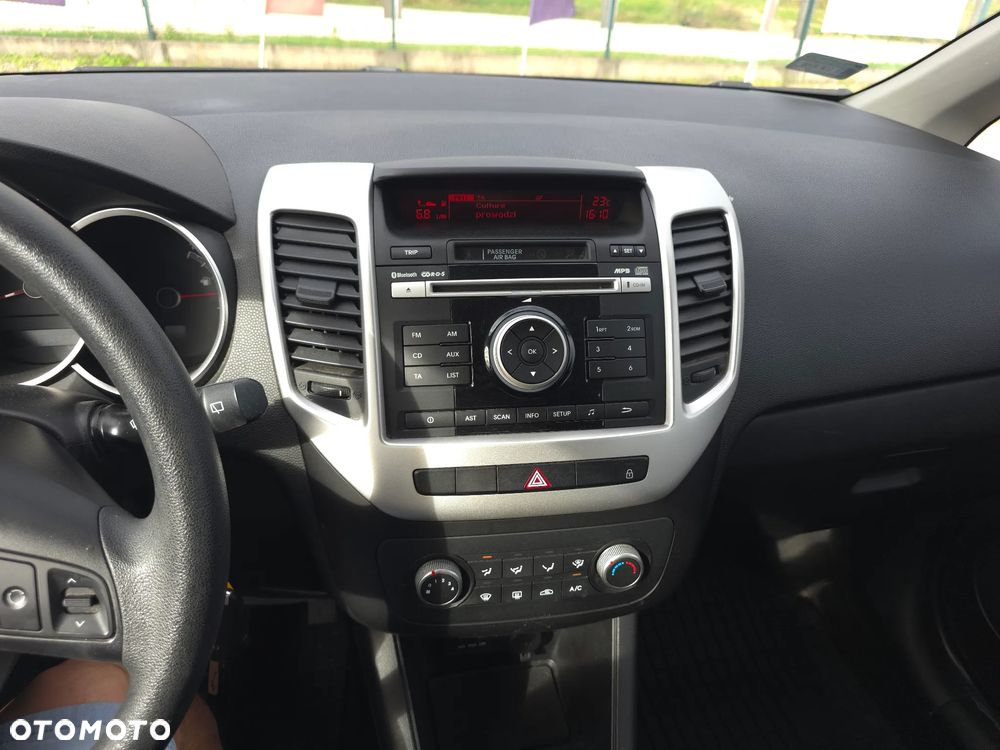 Kia Venga 1.4 L - 23