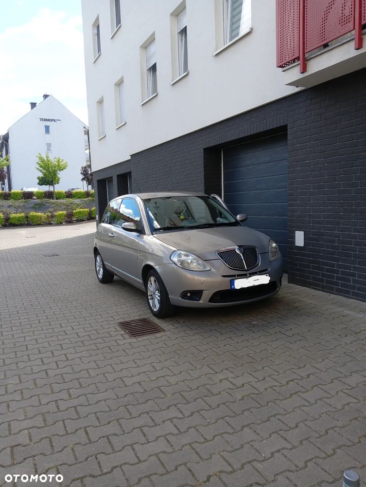 Lancia Ypsilon 1.4 8V Moda Milano (4 os.) - 13
