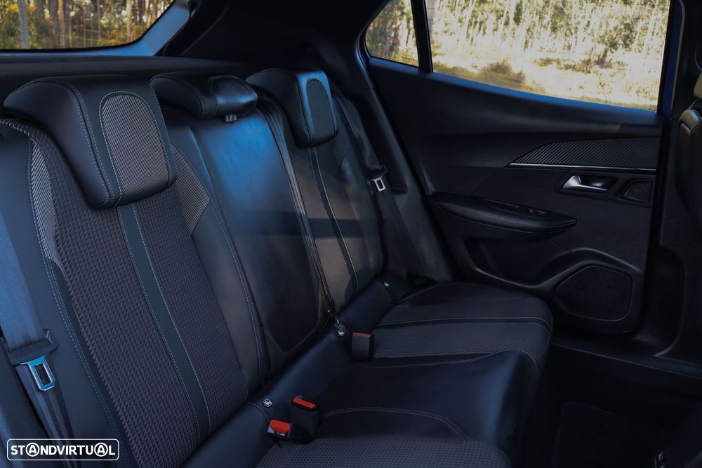 Peugeot 2008 - 9