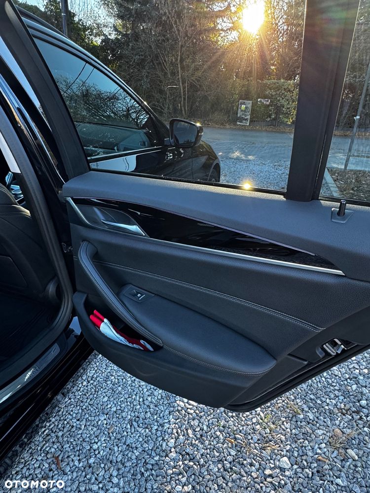 BMW Seria 5 520d Sport Line - 15