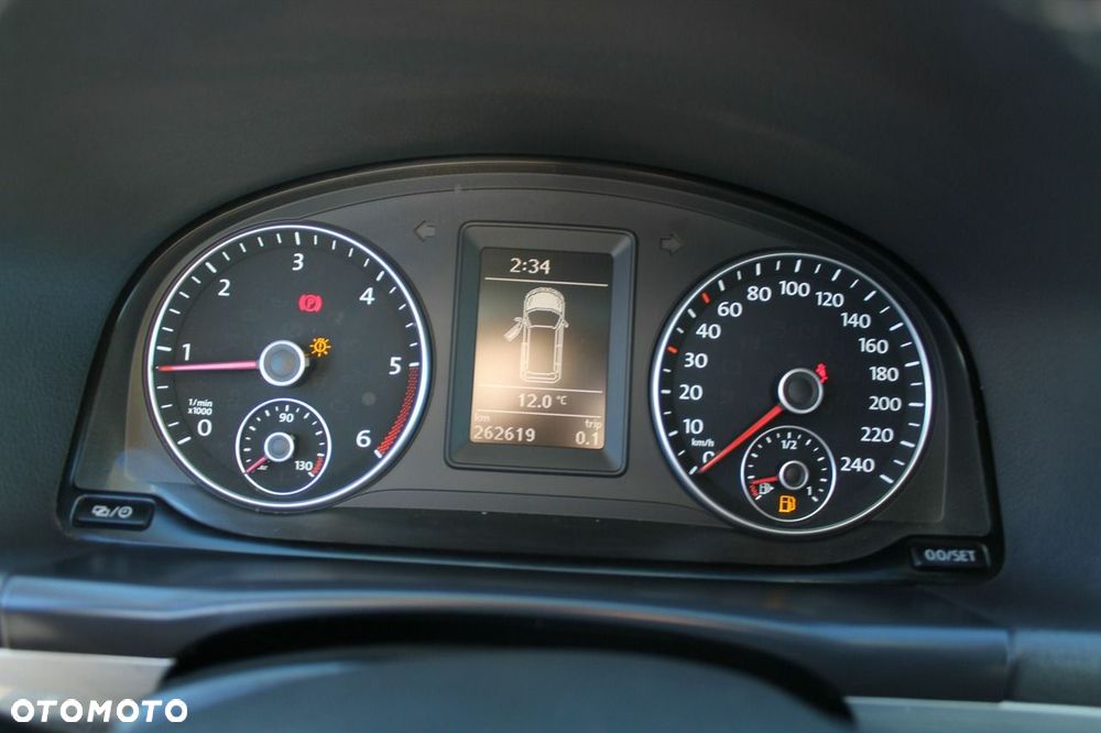 Volkswagen Touran - 14