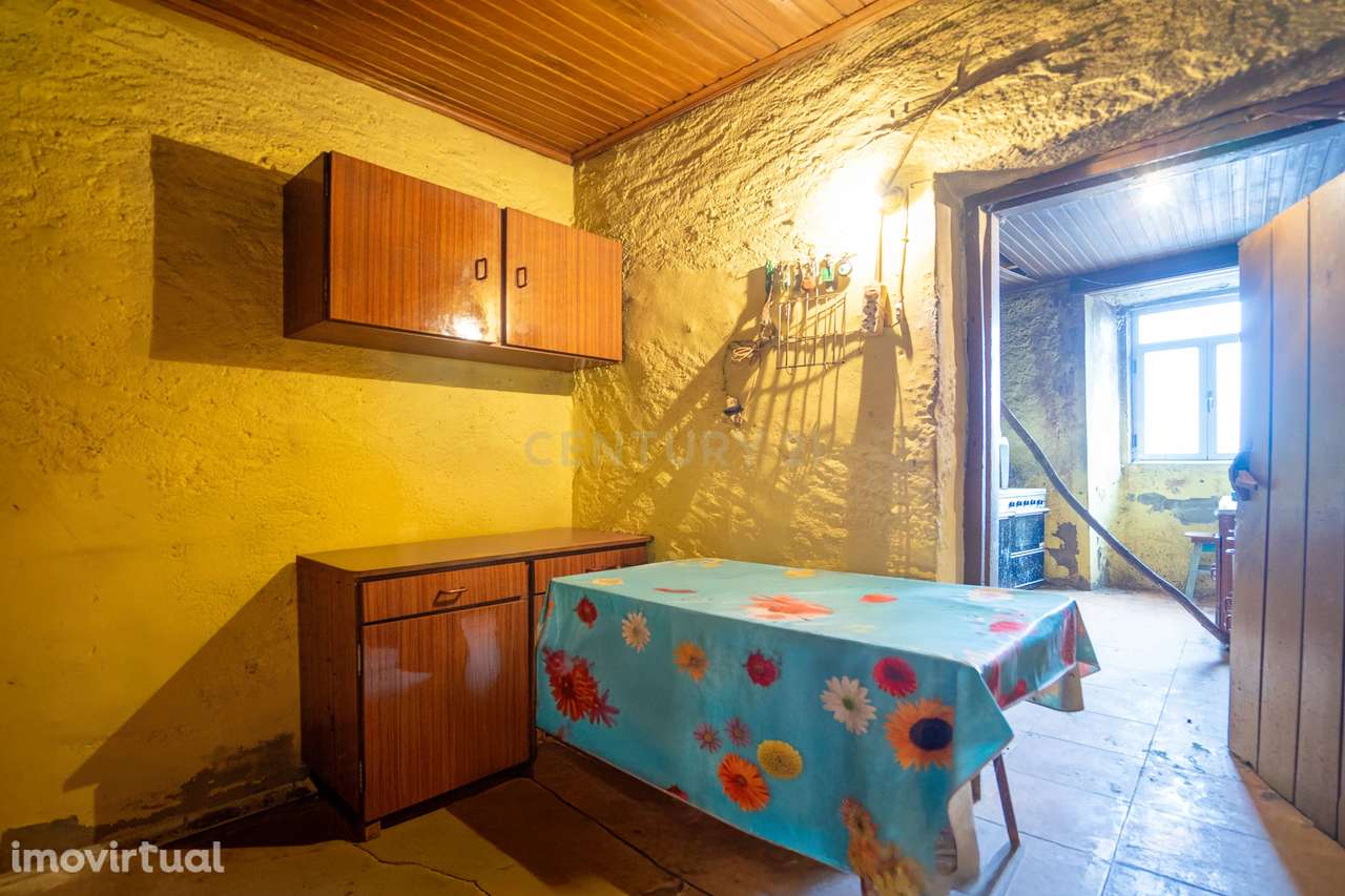 Moradia para recuperar - Grande imagem: 2/22