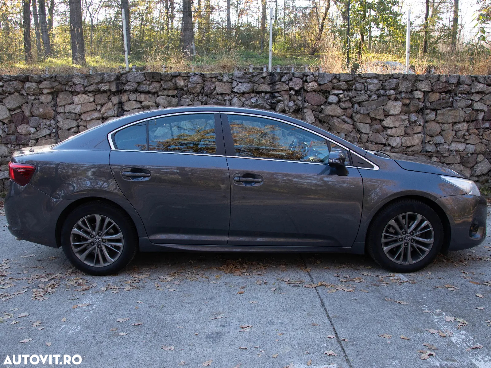 Toyota Avensis 2.0 D-4D Executive - 3
