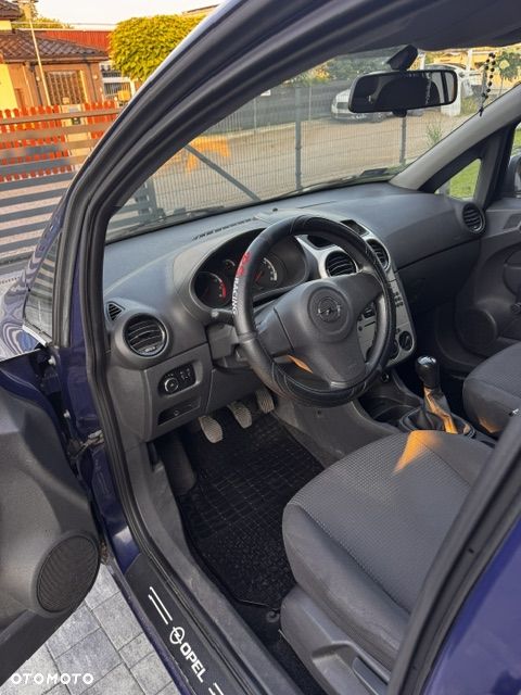 Opel Corsa 1.2 16V Enjoy - 12