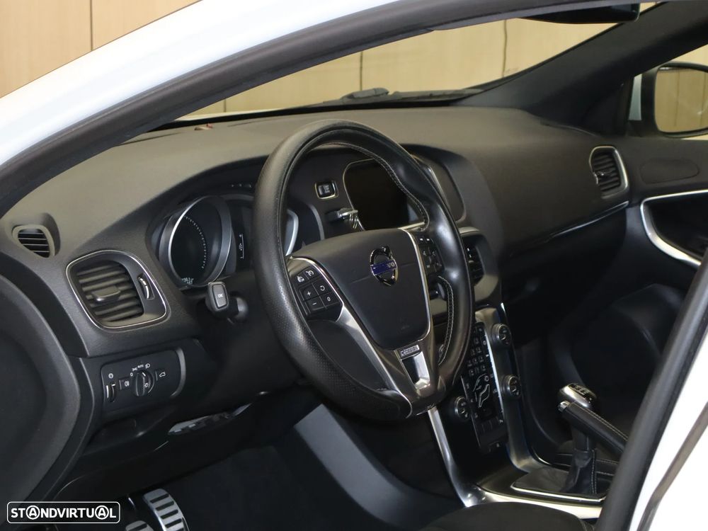 Volvo V40 D2 RDesign - 19