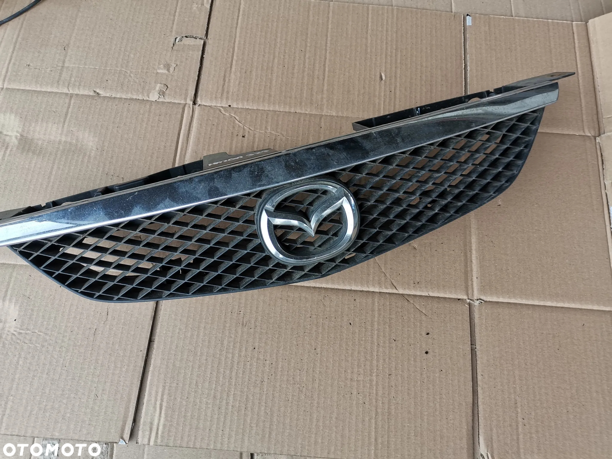 Grill ATRAPA MAZDA 323F BJ - 4