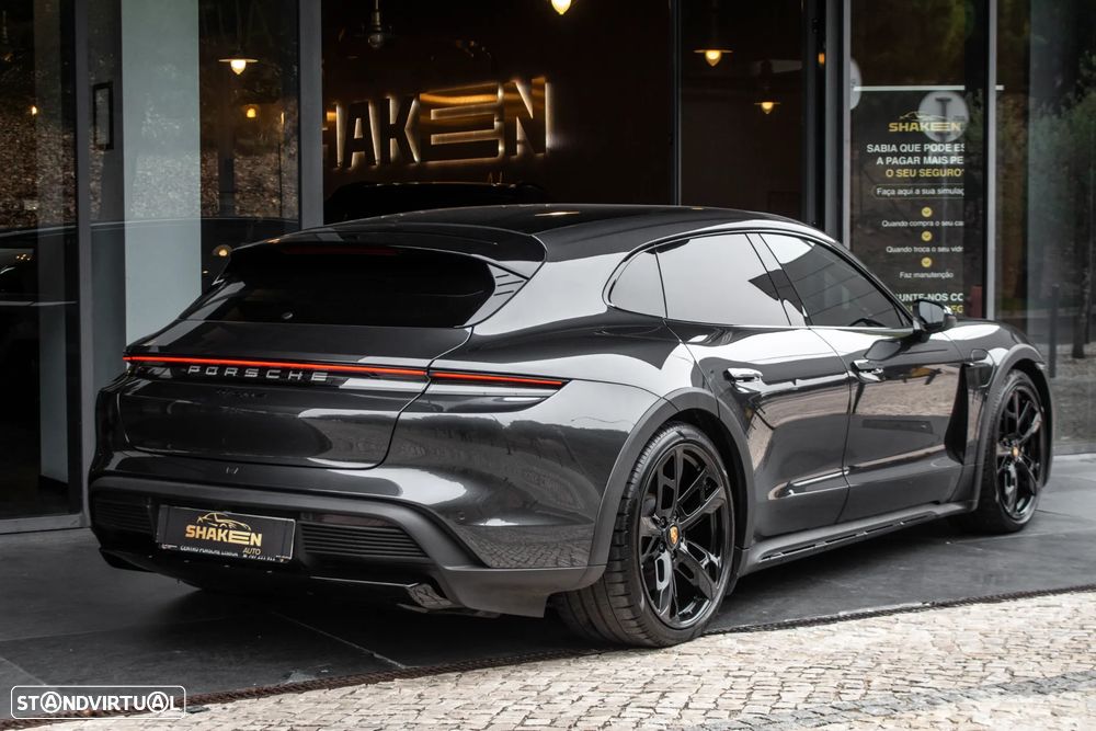 Porsche Taycan Cross Turismo 4 - 8