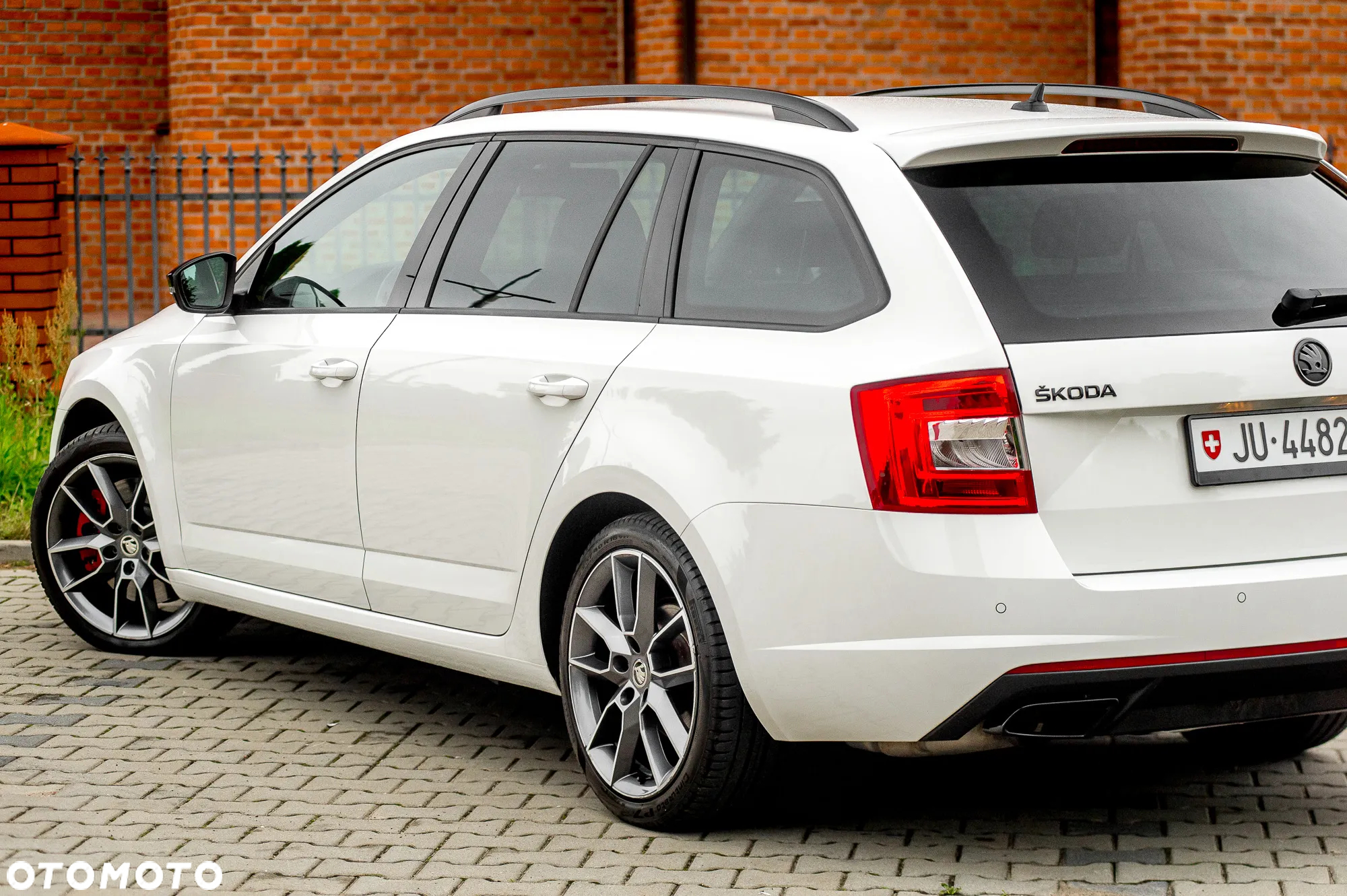 Skoda Octavia 2.0 TSI RS - 10