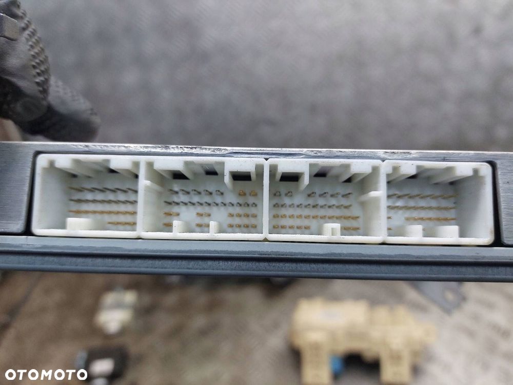 ZESTAW STARTOWY TOYOTA AVENSIS T25 2.0 D4D 89661-05A40 83800-05C00-C - 3