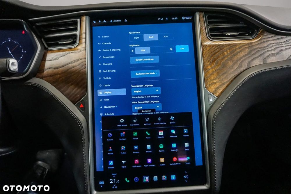 Tesla Model S - 18