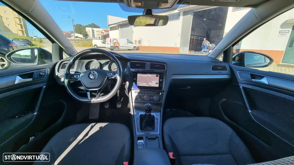 VW Golf Variant 1.6 TDi Confortline - 23