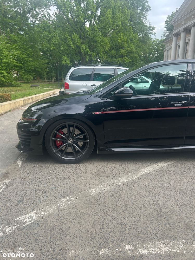 Volkswagen Golf - 14