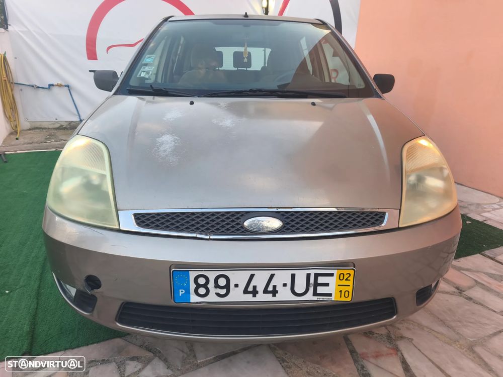 Ford Fiesta 1.4 Ghia - 28
