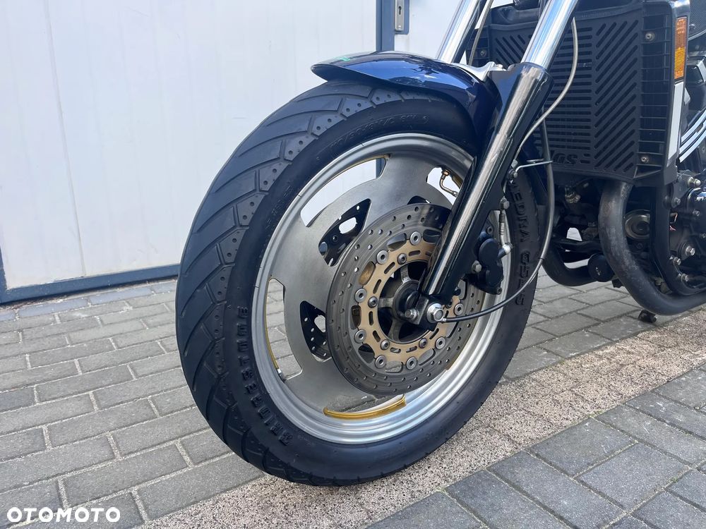 Yamaha V-MAX - 11