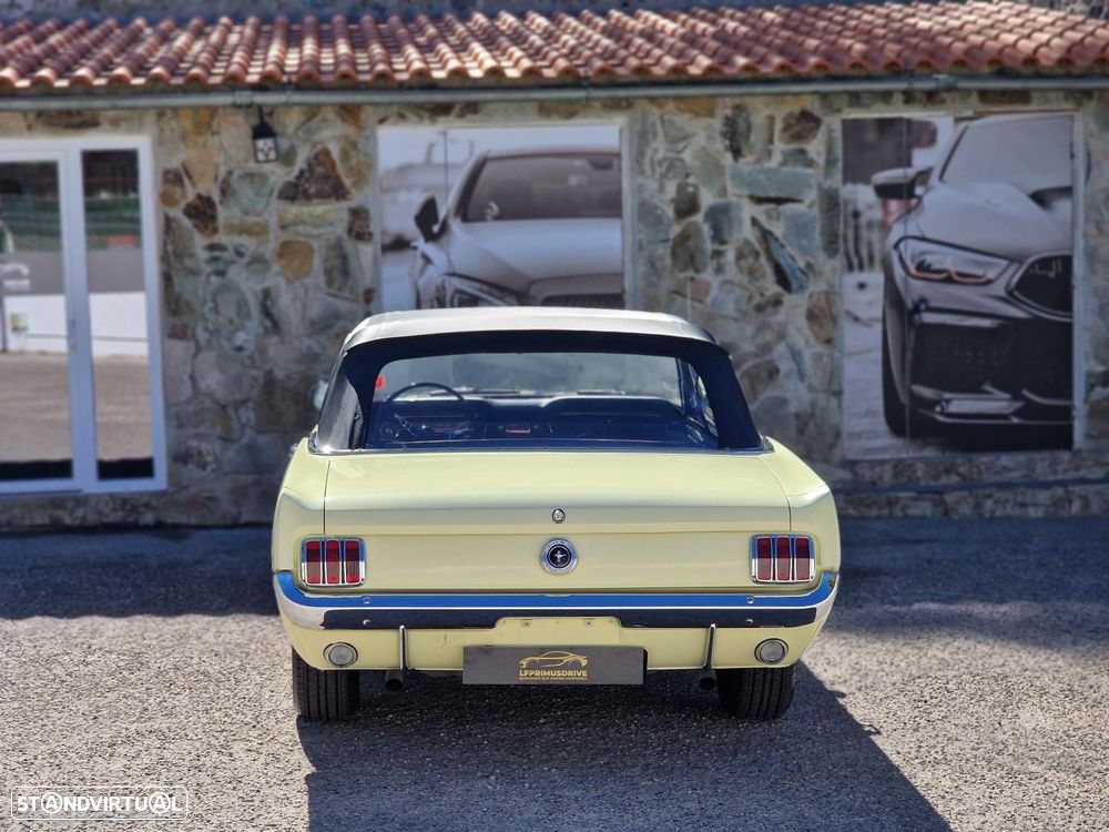 Ford Mustang - 12