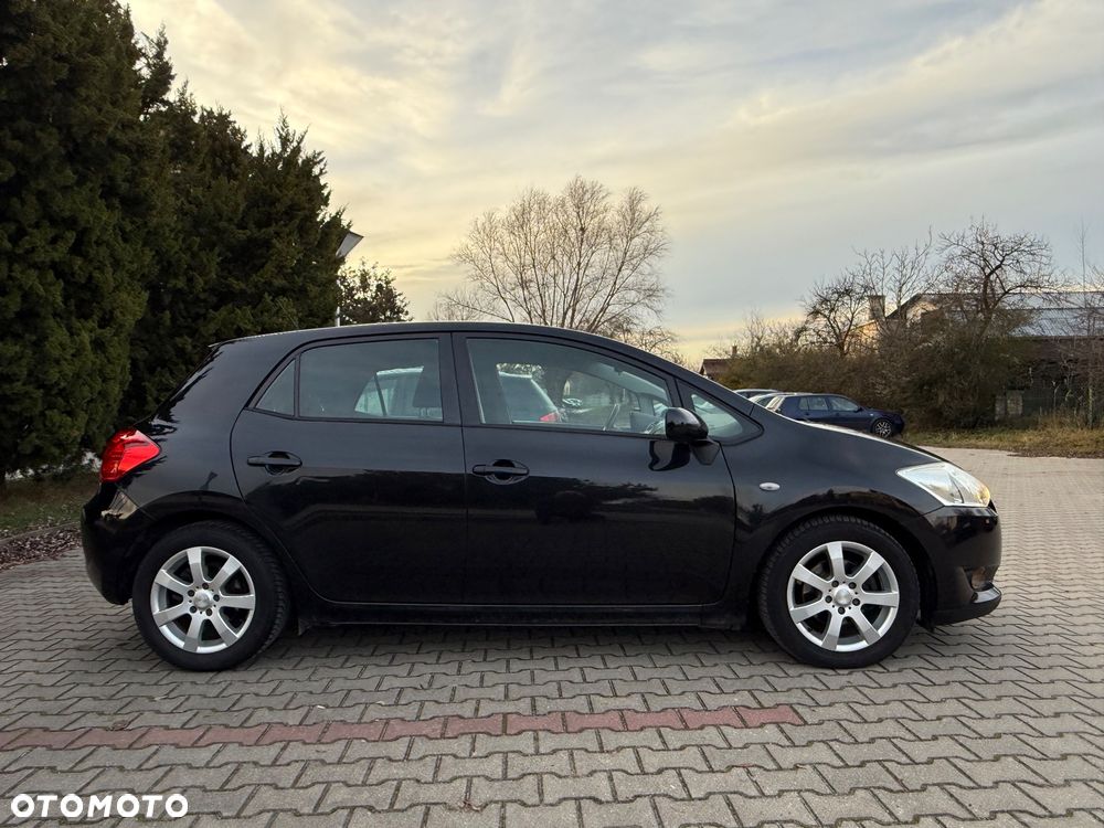 Toyota Auris 1.6 Executive - 3