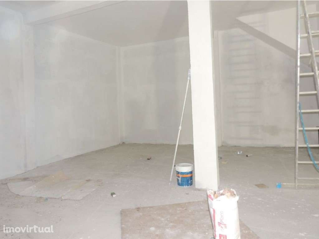 Armazém para venda em Odivelas - Grande imagem: 2/14