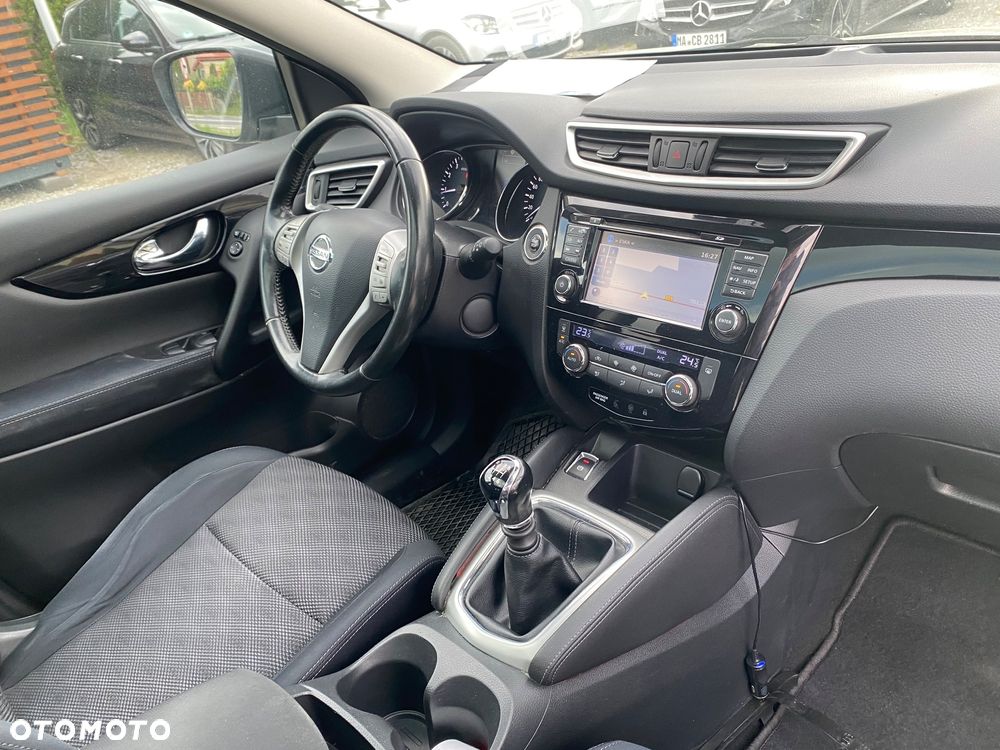 Nissan Qashqai 1.6 DIG-T N-Connecta - 25