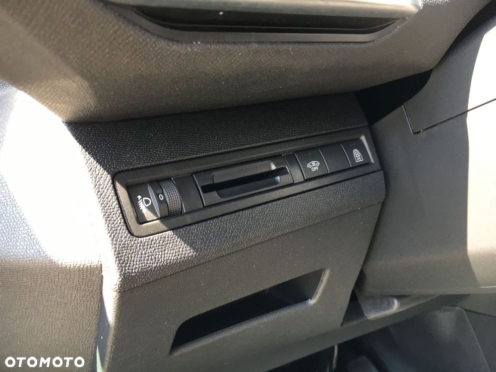 Peugeot 3008 1.5 BlueHDi Active S&S - 6