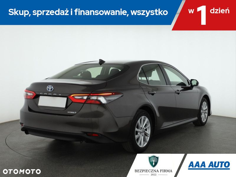 Toyota Camry - 6