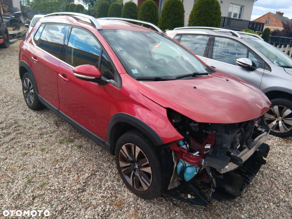 Peugeot 2008 1.2 Pure Tech Allure S&S EAT6 - 1