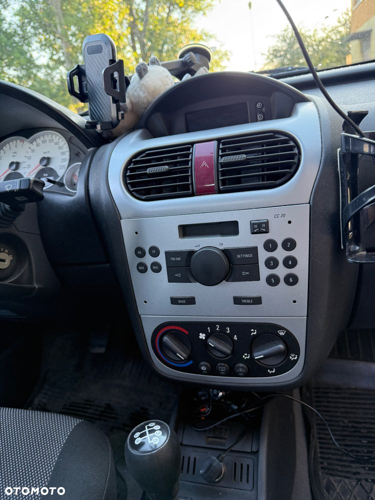 Opel Corsa 1.0 12V Cosmo - 16