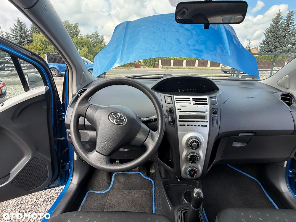 Toyota Yaris 1.3 Luna A/C - 27