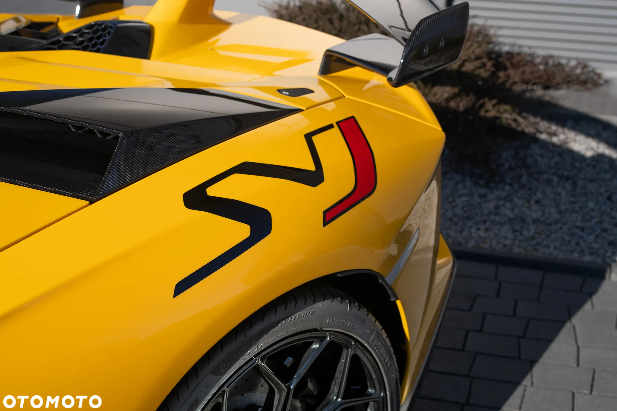 Lamborghini Aventador S - 12