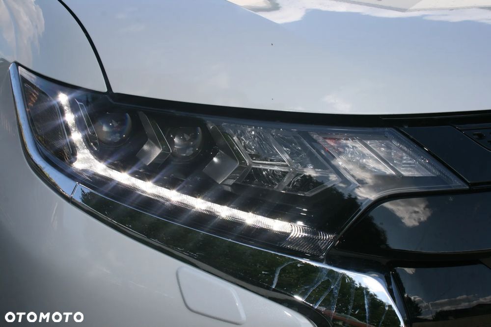 Mitsubishi Outlander 2.0 Intense 4WD CVT - 32