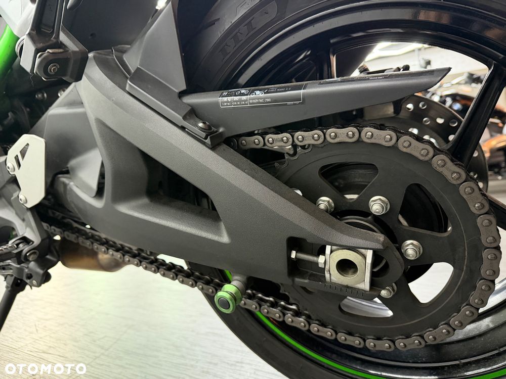 Kawasaki H2 - 18