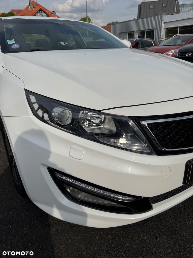 Kia Optima 2.0 Hybrid L - 11