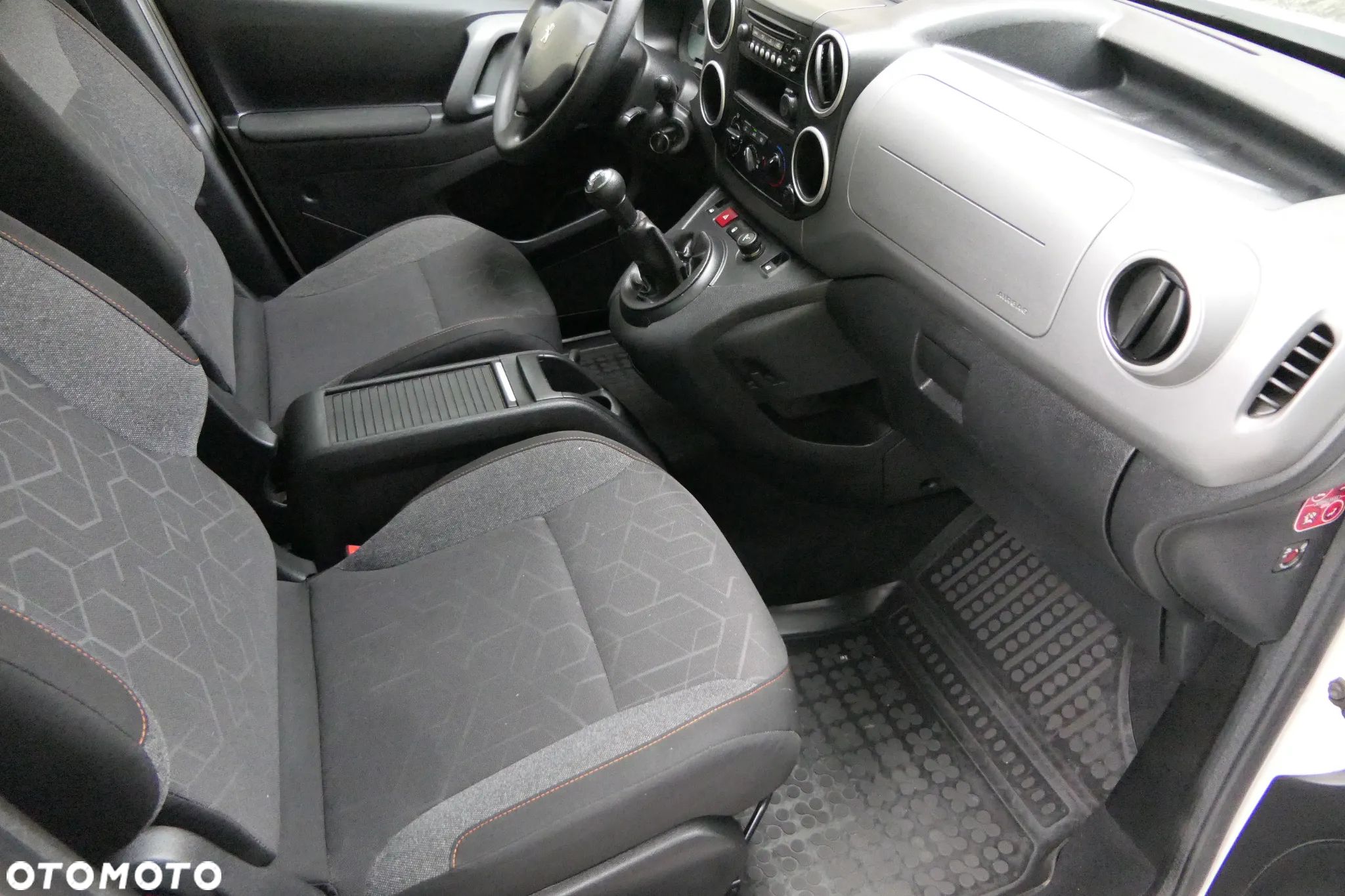 Peugeot Partner 1.6 BlueHDi Active - 19