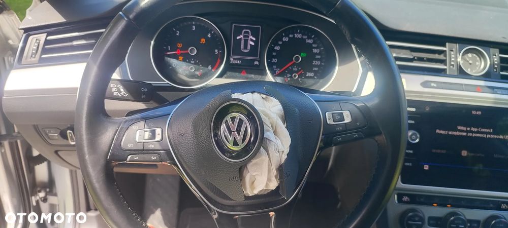 Volkswagen Passat 2.0 TDI SCR DSG Business - 27