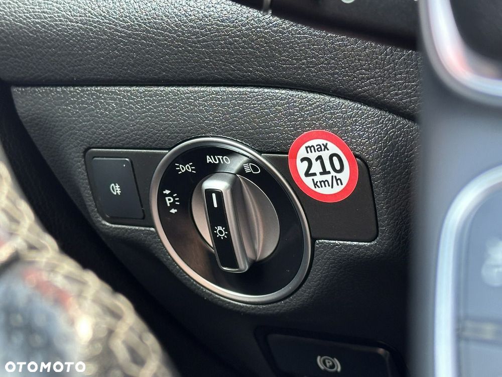 Mercedes-Benz CLA 220 4-Matic Urban - 27