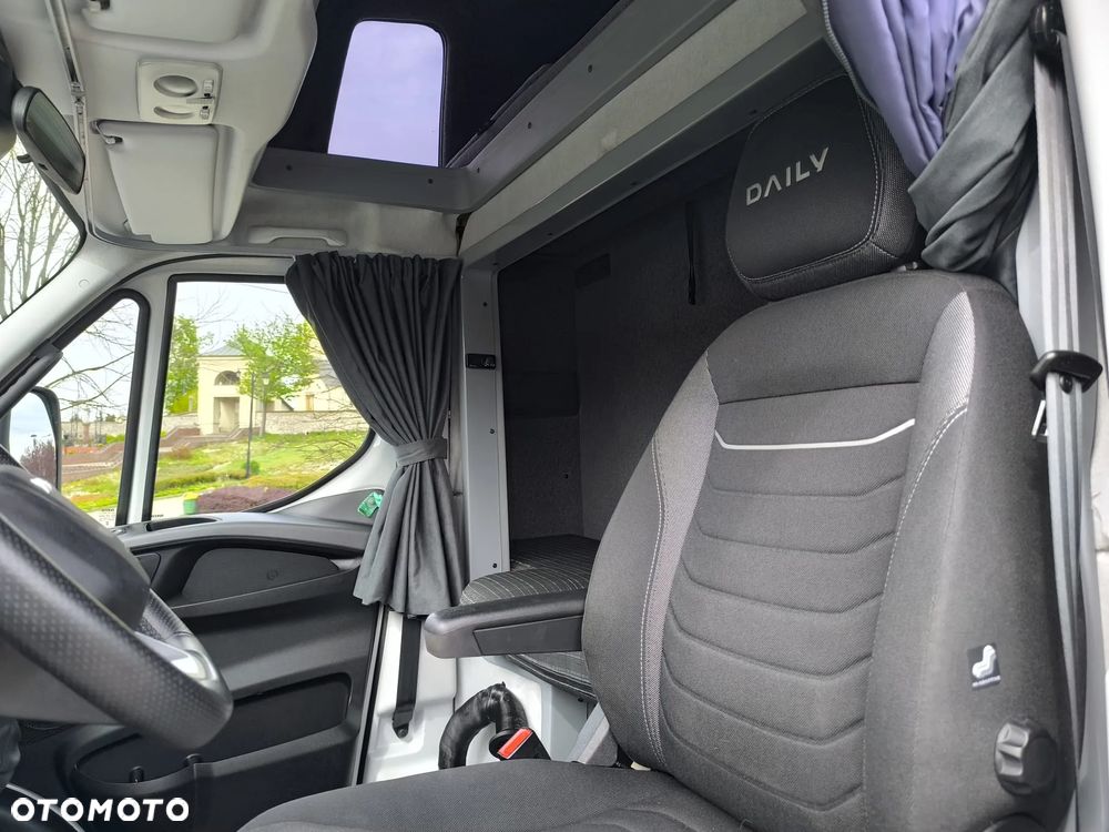 Iveco Daily 70C18 Sypialnia 2 Łóżka, WINDA!, 15 Palet, 2x Firana + Zsuwany Dach! - 19