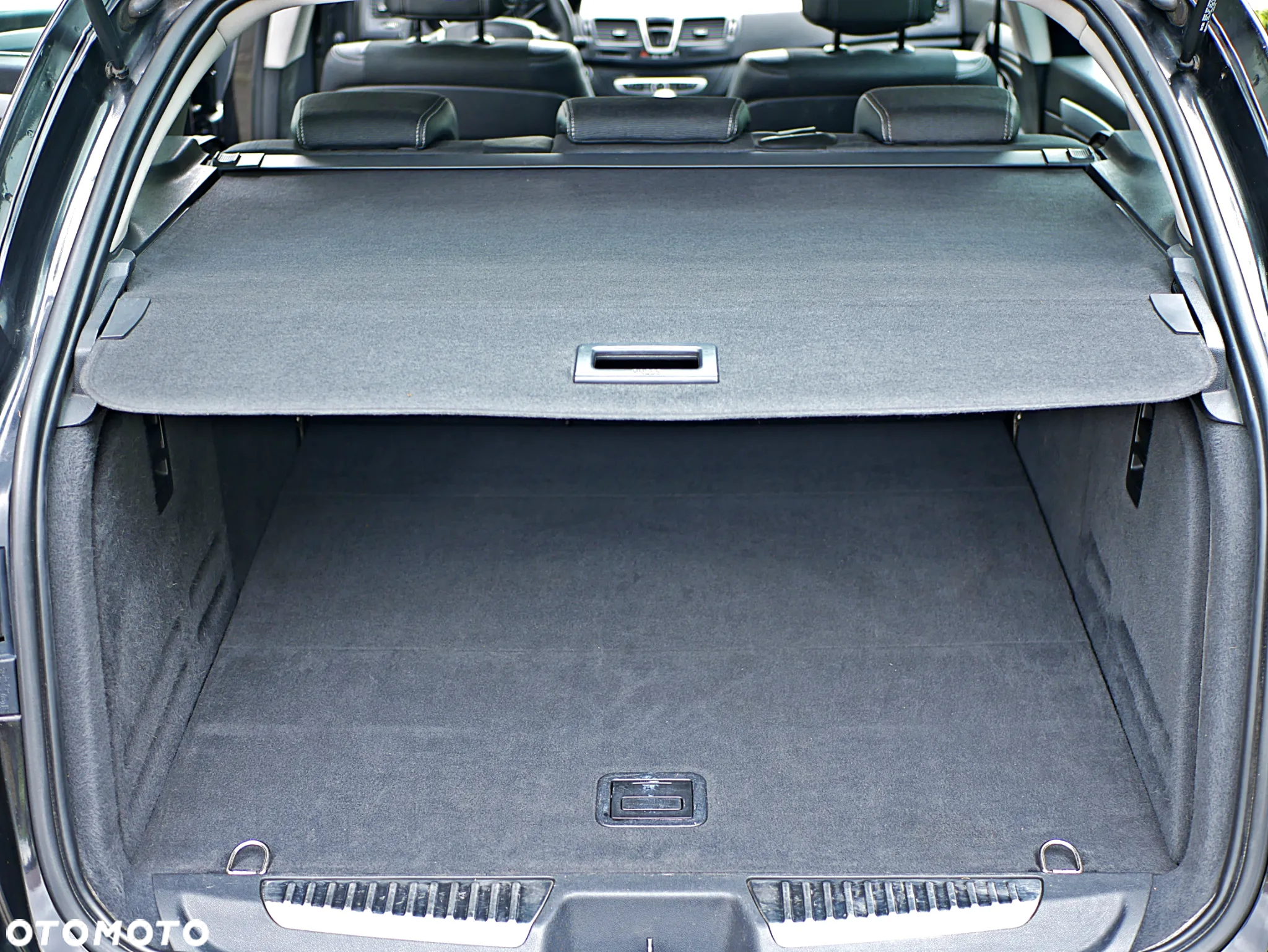 Renault Laguna Grandtour 2.0 dCi FAP Dynamique - 32