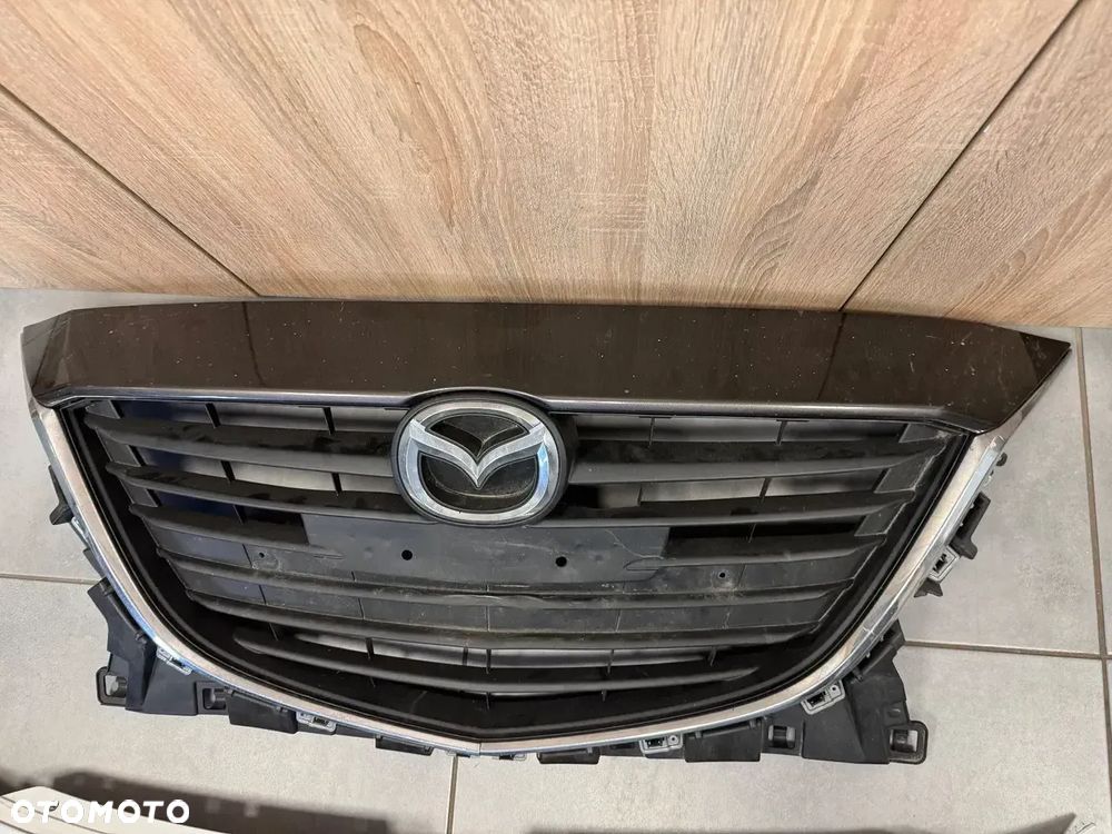 Mazda 3 III 15- atrapa przód grill