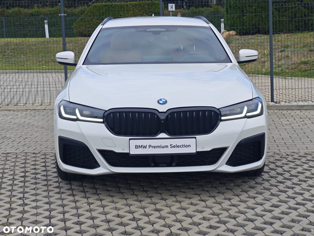 BMW Seria 5 2021 photo 2