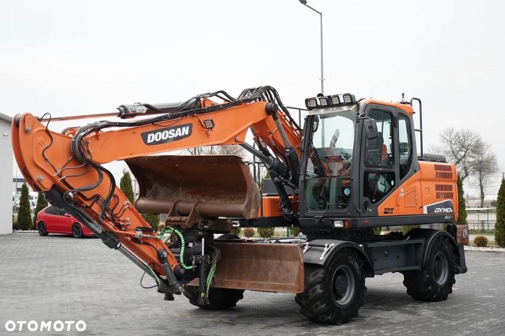 Doosan DX 140W / KOPARKA KOŁOWA / JOYSTICK /  POWERTILT OBROTNICA / 2019 ROK / - 8