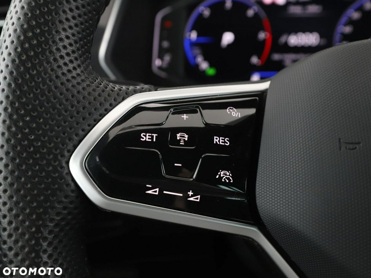 Volkswagen Tiguan 2.0 TDI SCR DSG R-Line - 30