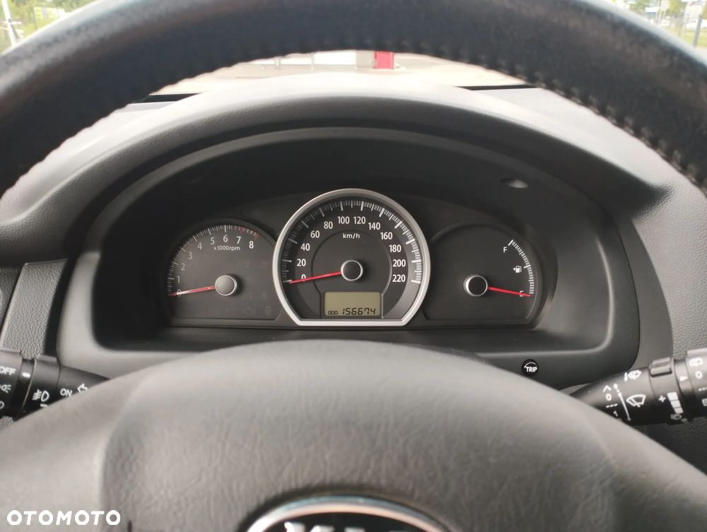 Kia Sportage 2.0 Tour - 10