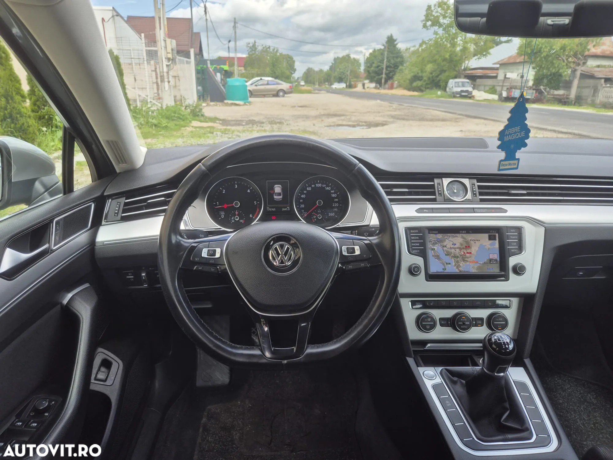 Volkswagen Passat 1.6 TDI (BlueMotion Technology) Comfortline - 24