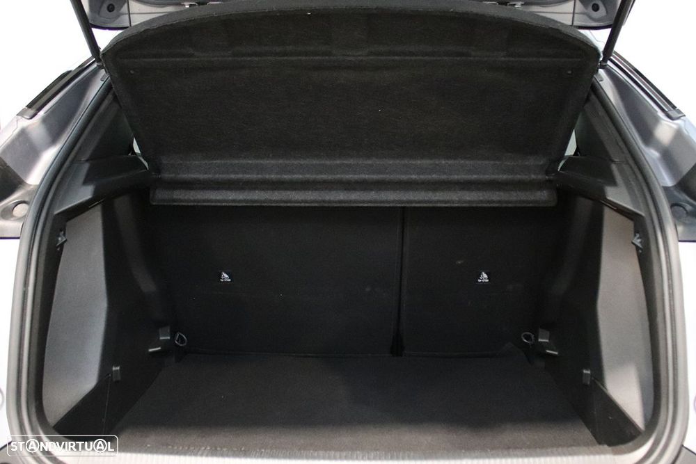 Peugeot 2008 1.2 PureTech Allure - 23