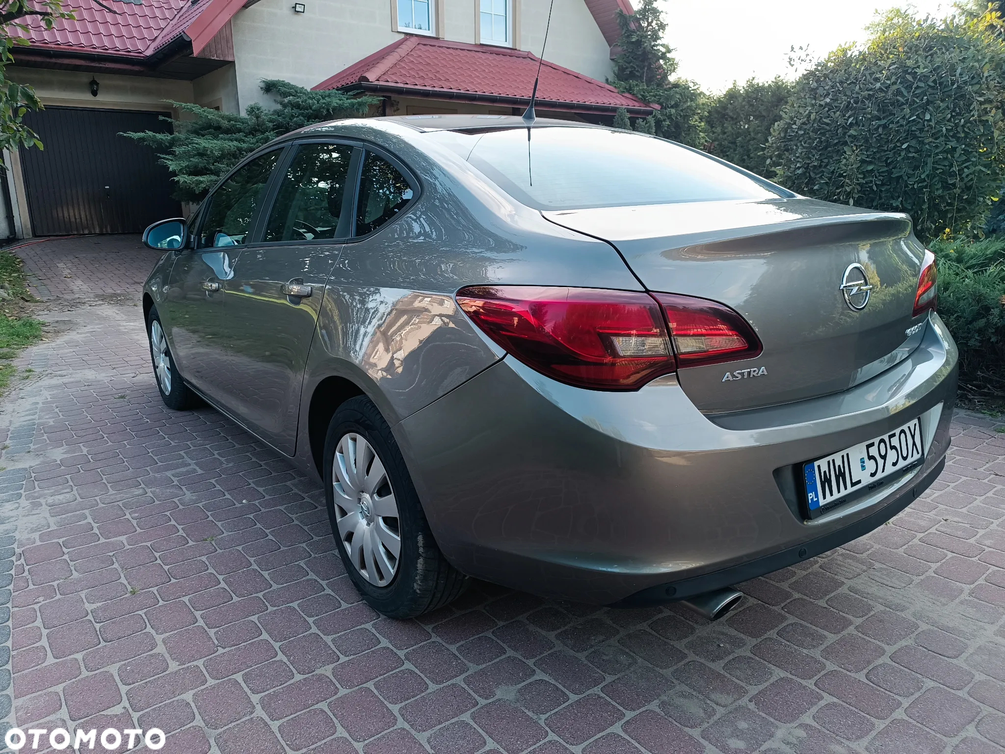 Opel Astra IV 1.4 T Enjoy EU6 - 14